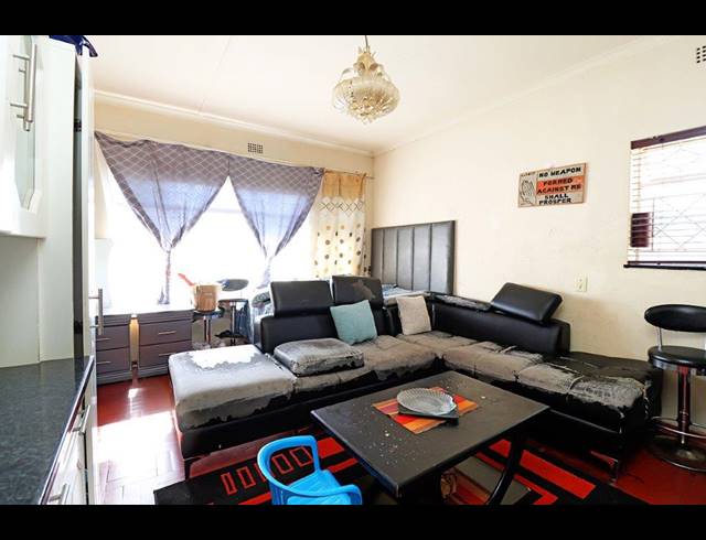 5 BEDROOM HOUSE FOR SALE IN KEW